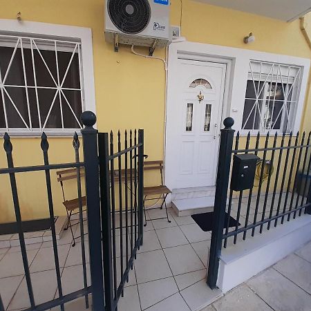 Yellow House Apartment Kalamata Exterior foto