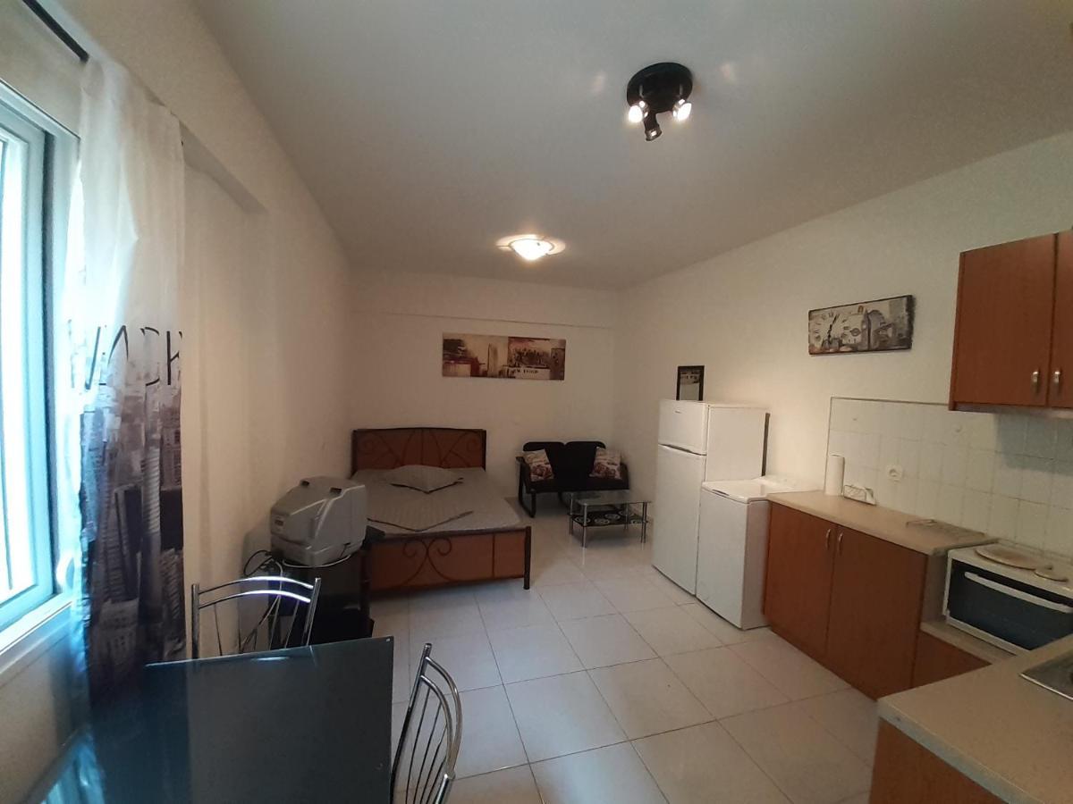 Yellow House Apartment Kalamata Exterior foto