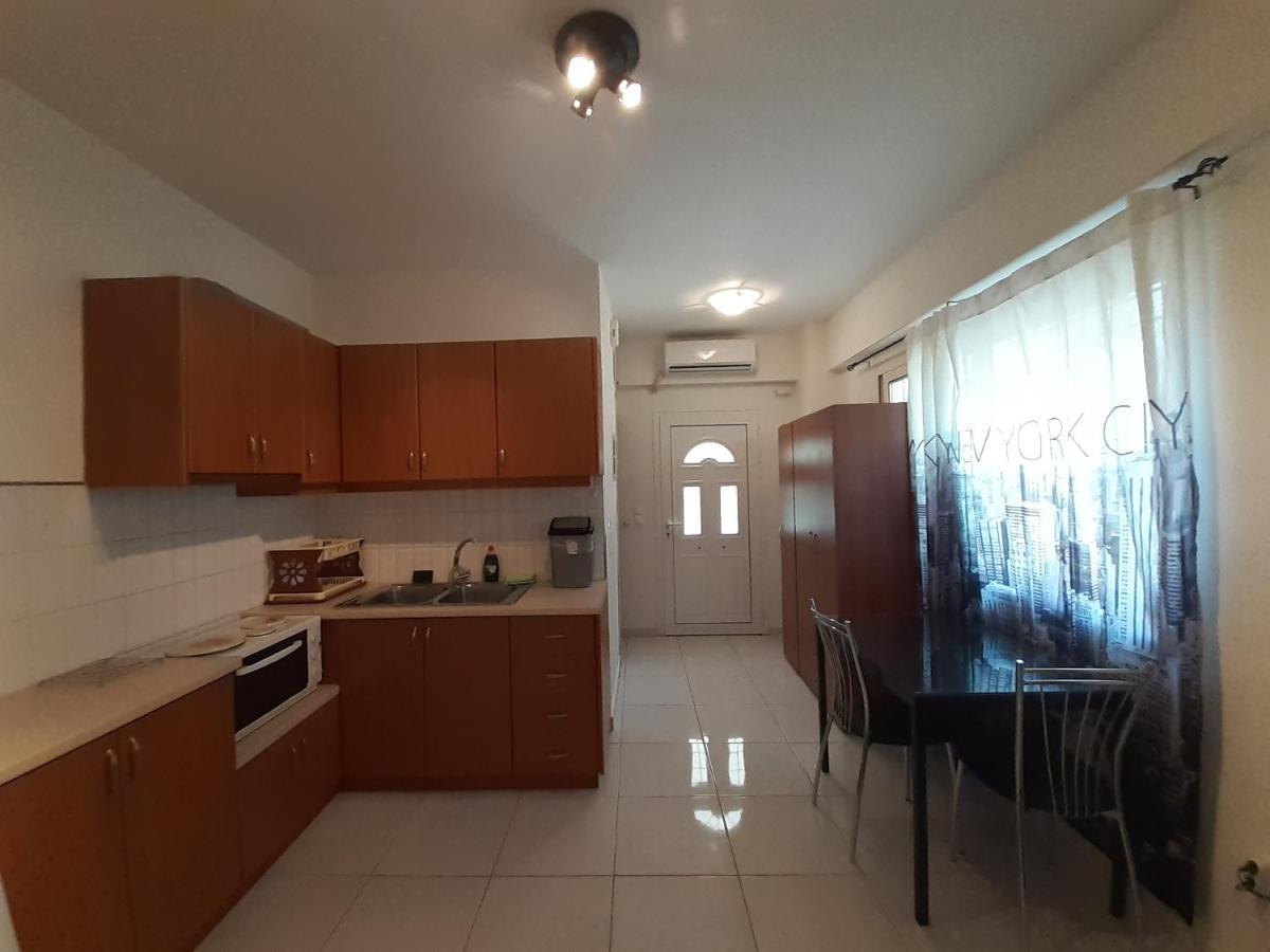 Yellow House Apartment Kalamata Exterior foto